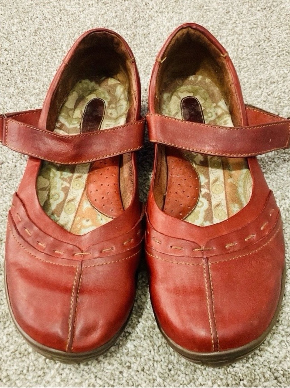 Born Red Leather Shoes Mary Jane Round Toe Casual Flats EUC Size 11